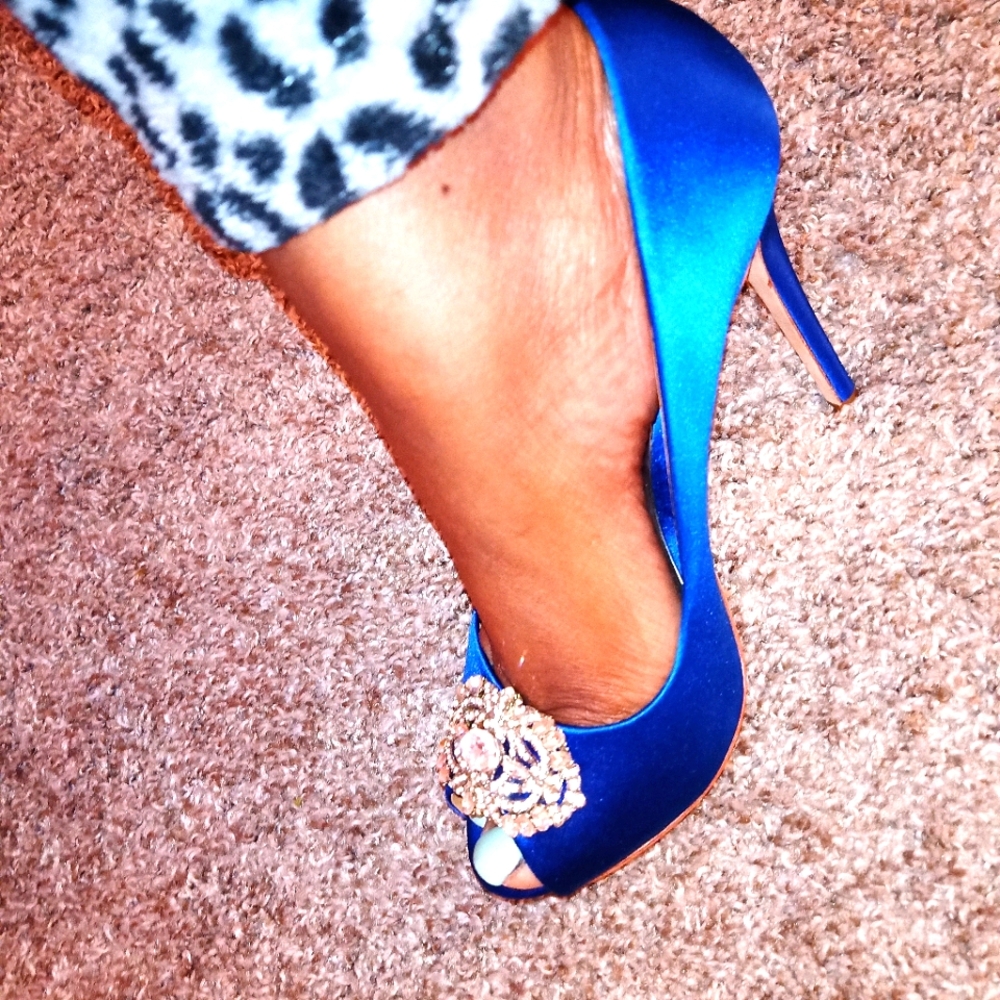 Badgley Mischka Blue Pumps
